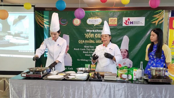 Câu chuyện về những chiếc bánh Việt đậm nét dân gian ở Workshop Hồn Quê "Xưa và Nay"