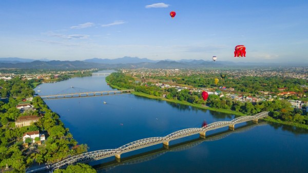 Bài thơ: Huế thương