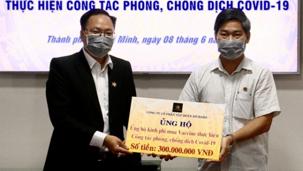 Công ty Cổ phần Tập đoàn Richard ủng hộ 300 triệu đồng kinh phí mua vaccine phòng, chống dịch Covid-19