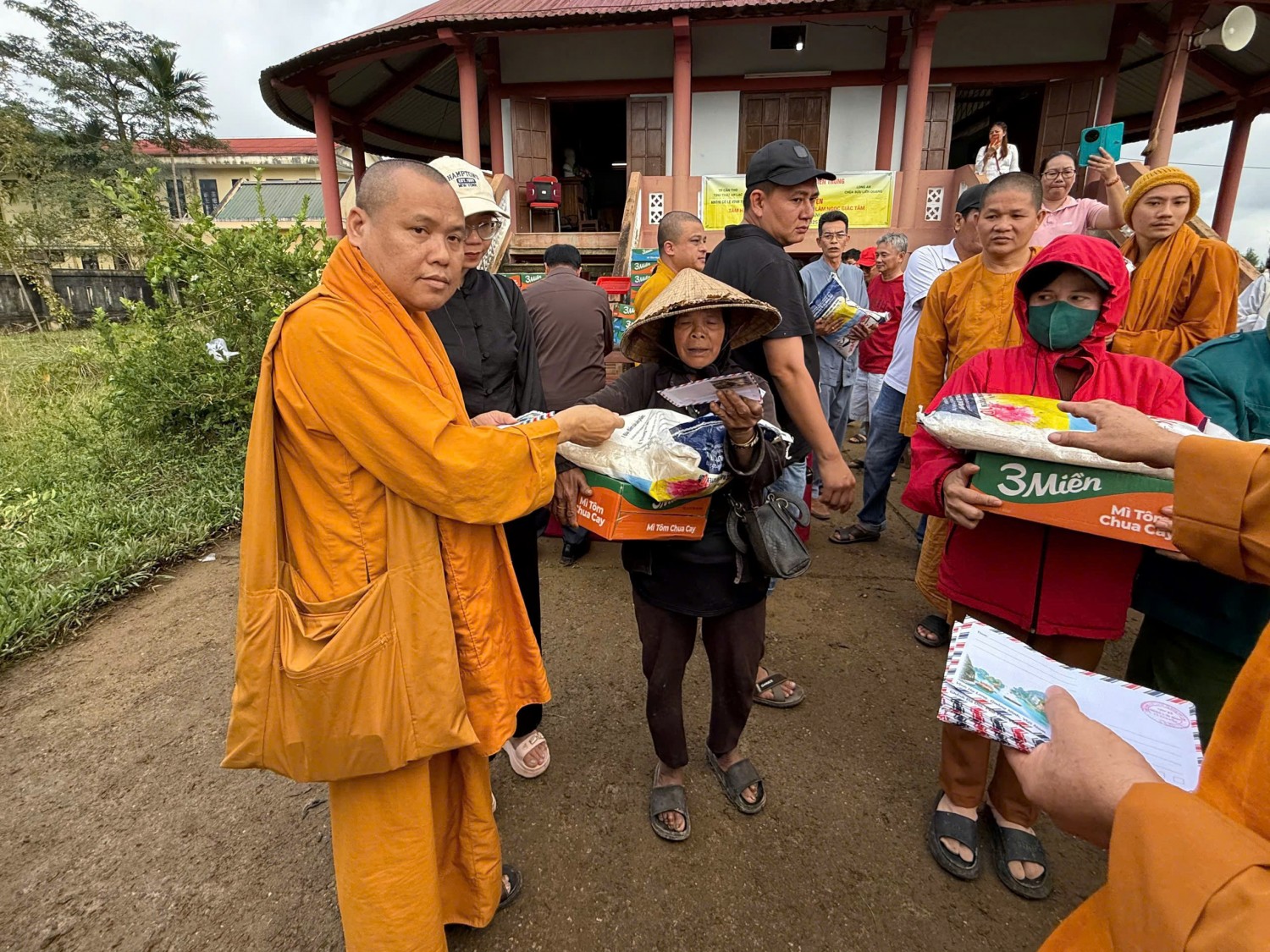 z7233526293772 f560878b5c8e40dbd1e872c09e1e4143